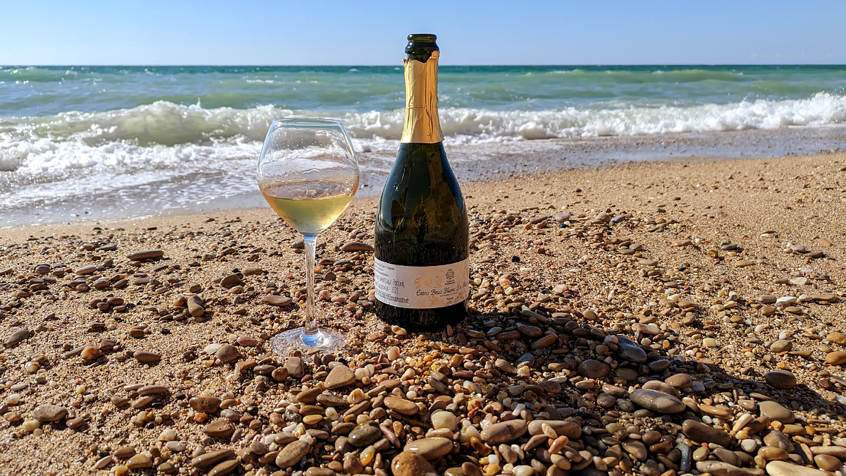 Шардоне "Усадьба Перовских" blanc de blancs, 2021 год урожая