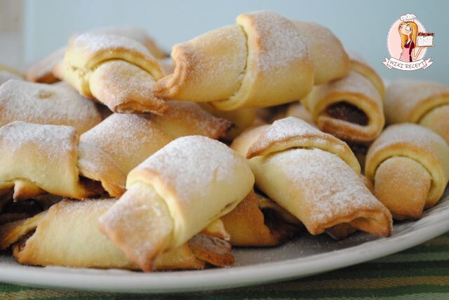 Улетают как семечки! Рогалики из песочного теста с повидлом