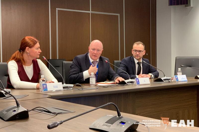    Застройщики начали завозить в УрФО рабочих из Индии