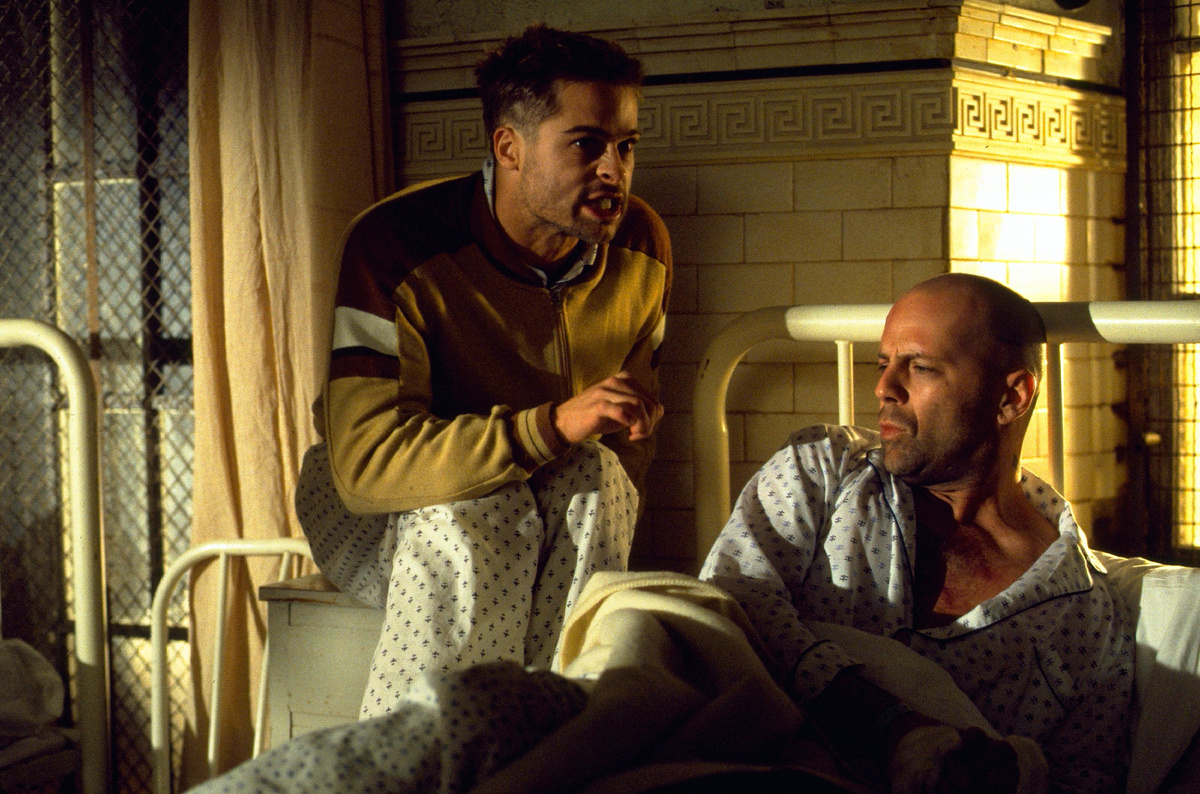 Брюс Уиллис в роли Джеймса Коула в фильме "12 обезьян" 1995 года.