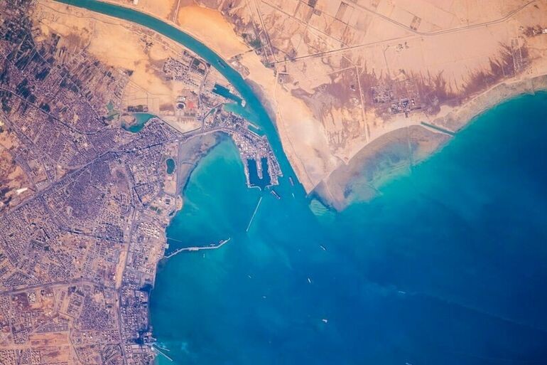 Суэцкий канал. Источник: https://clk.li/tibK