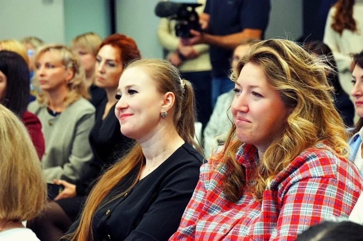    Встреча губернатора Мурманской области Андрея Чибиса с жёнами военнослужащих.