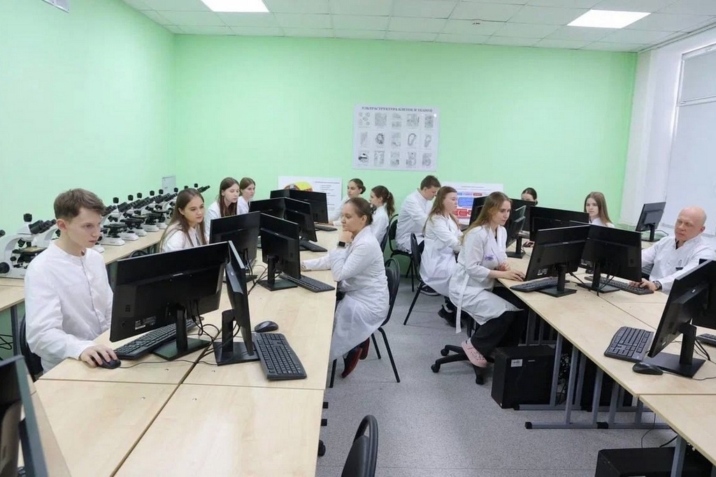    Учебное заведение делит лидерство с Красноярским медуниверситетом.