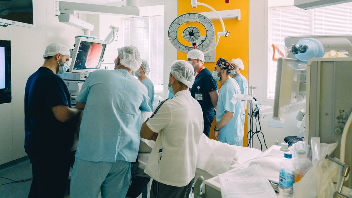    Нижневартовские врачи спасли пациента от развития рака кишечника