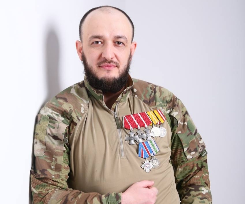    Кавалер трёх орденов Мужества из Югры Геворк Санашоков считает побудительной силой для любой работы любовь к Родине