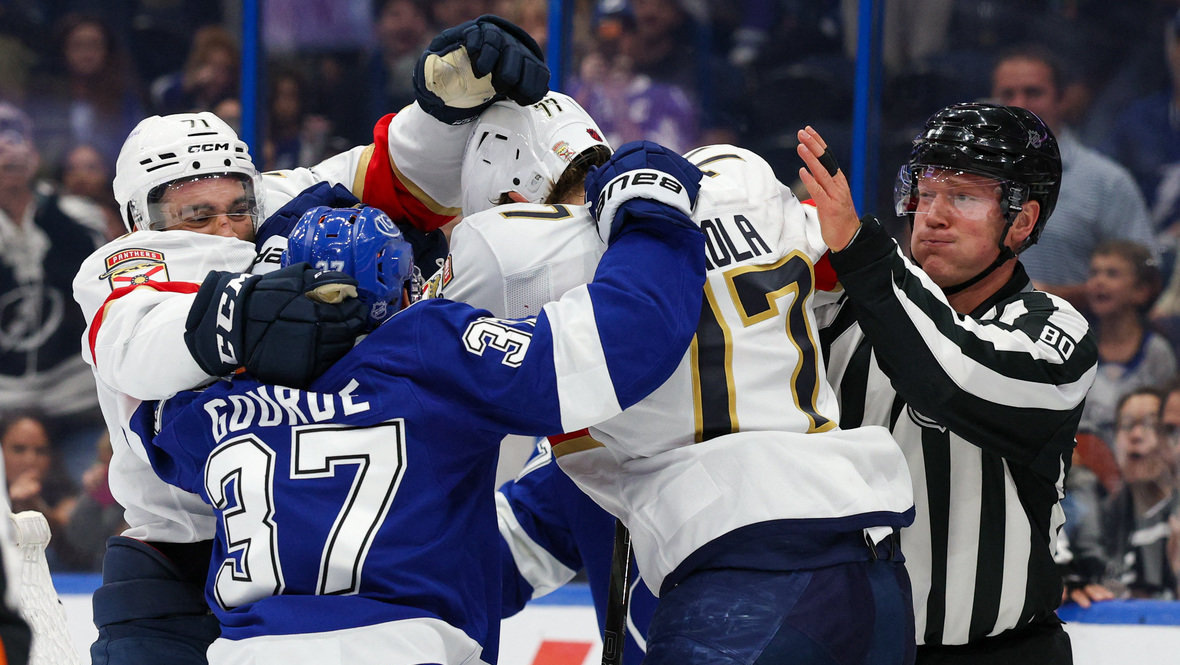   Драка хоккеистов «Тампы» и «Флориды».Imagn Images USA Today Sports
