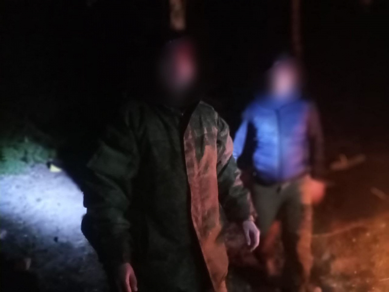    Опубликованы кадры с места спасения жителей Петербурга, попавших в беду в КарелииТелеграм-канал Госкомитета Карелии по обеспечению жизнедеятельности и безопасности населения