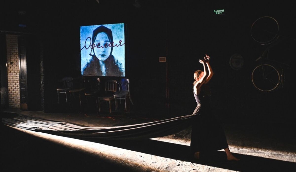     Спектакль "Я Гамлет ошибка". Источник: baltic-house.ru Автор фото: Театр-фестиваль «Балтийский дом»