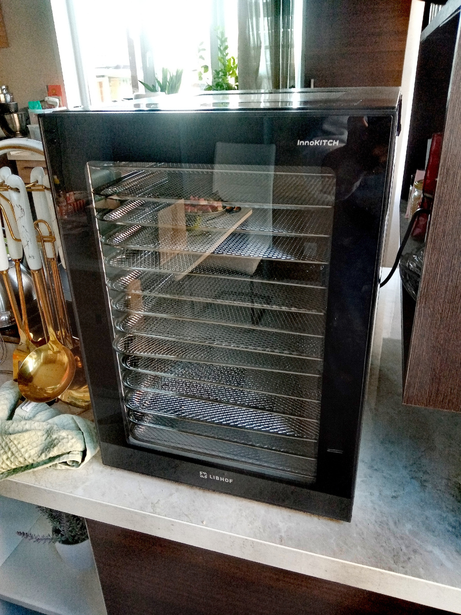 Фото автора. Мой дегидратор.