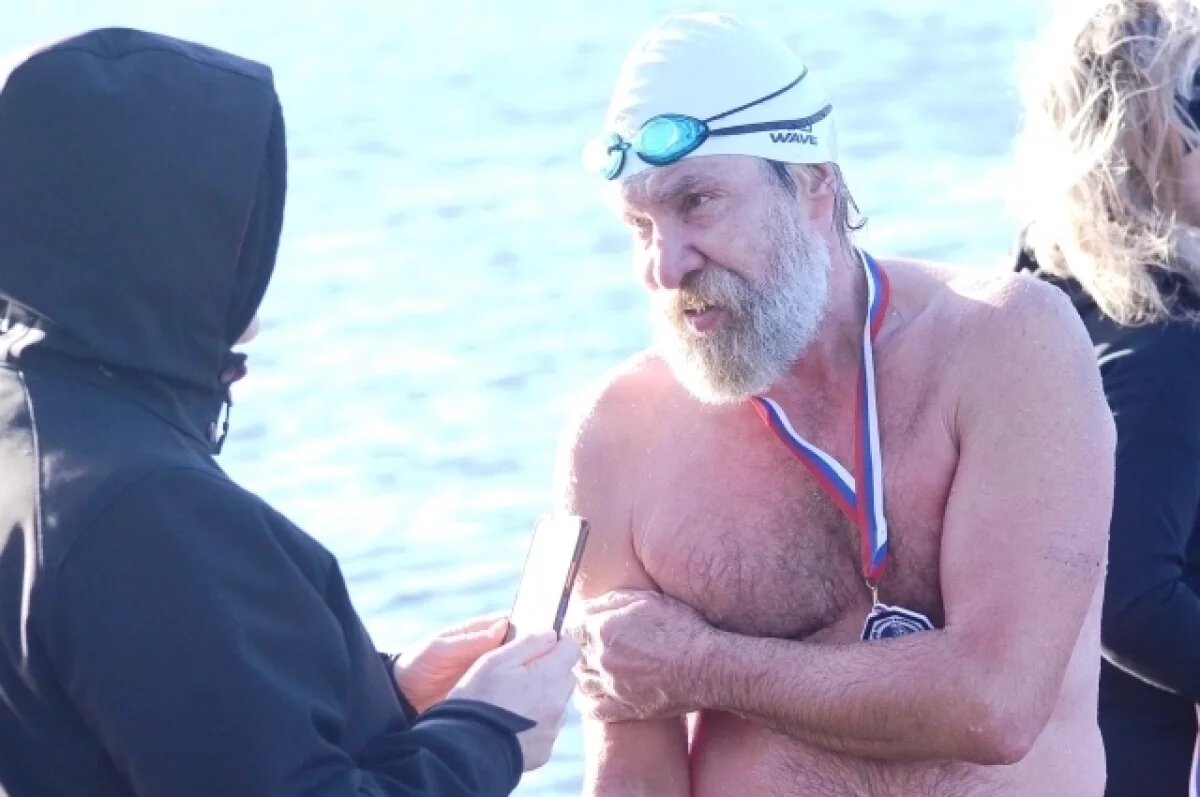    В Мурманске 40 моржей проплыли 109 метров в Семёновском озере