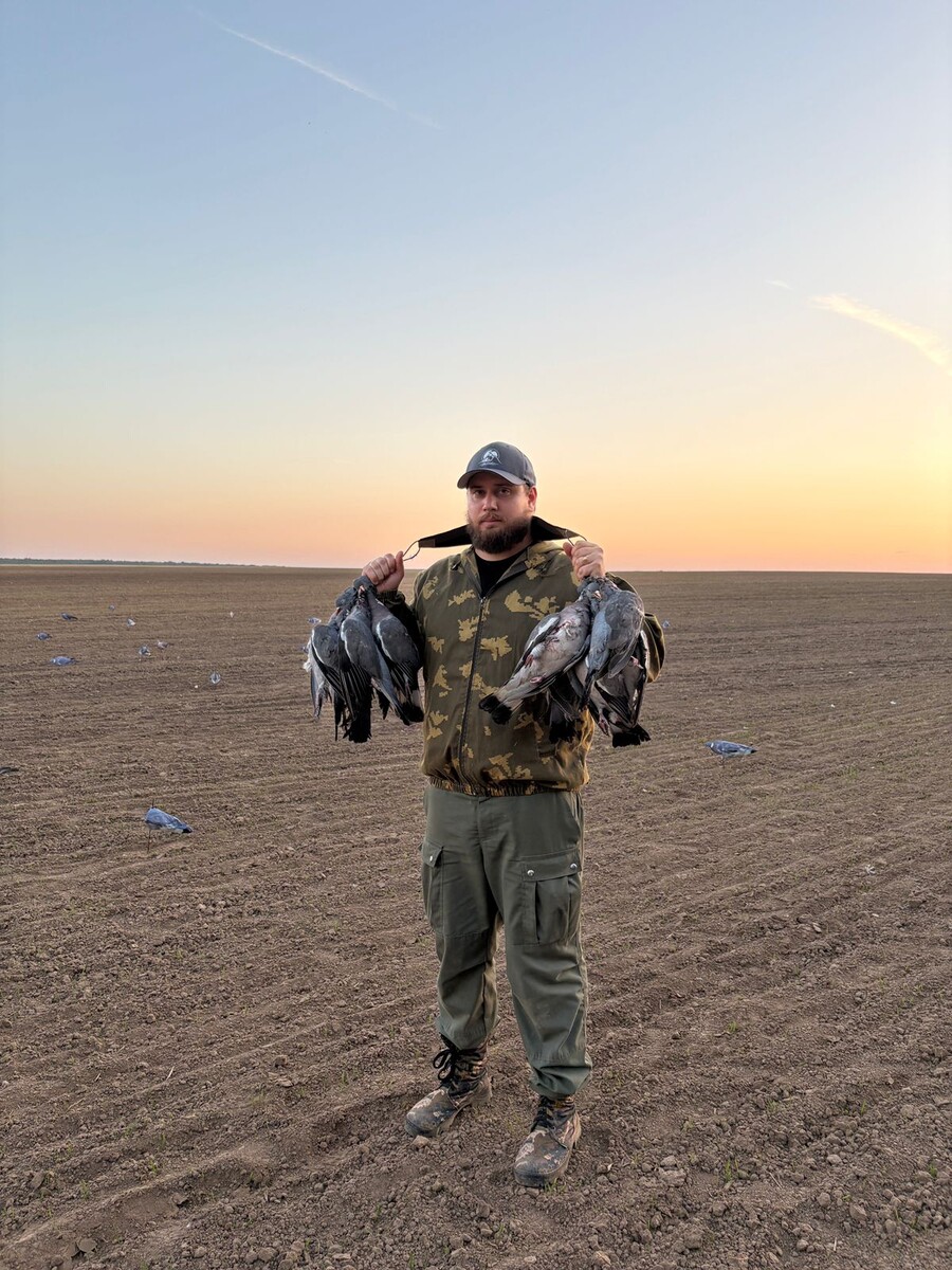 Ну и как же без фото с трофеями? Ну и что, что с чужими! Участие принимал? Принимал!