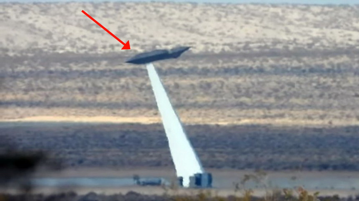 Загадочный объект, недавно замеченный в Хелендейле в 2025 году.