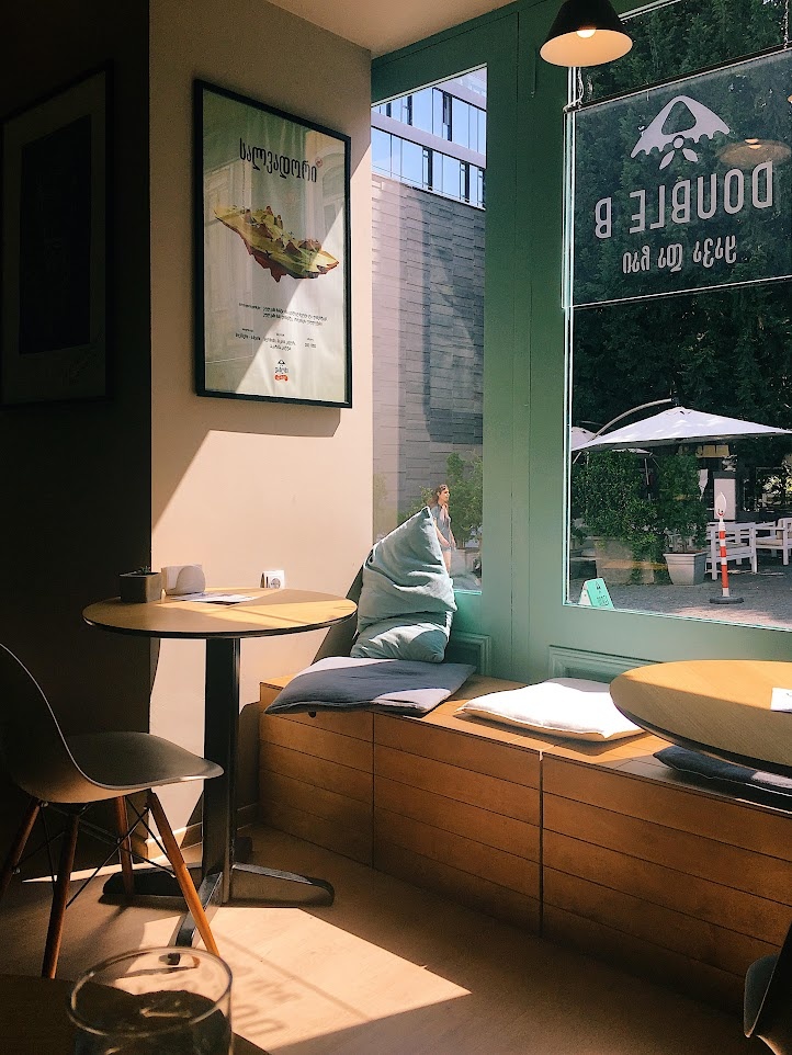 Одна из первых модных кофеен