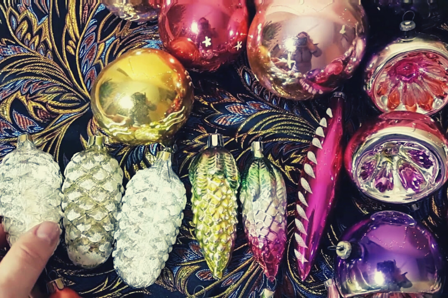 Те самые ёлочные игрушки...