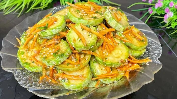 Быстрые маринованные кабачки по-корейски с морковью и чесноком - рецепт в домашних условиях