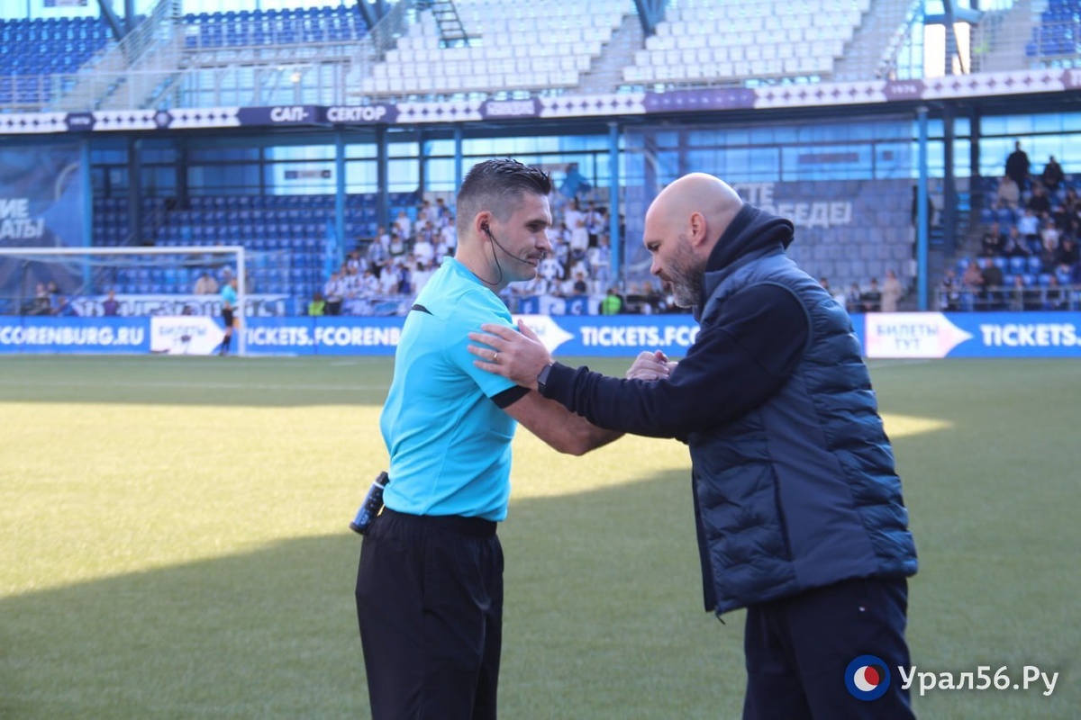    Владимир Слишкович не планировал уходить в отставку. Но «Оренбург» объявил, что главный тренер покидает ФК