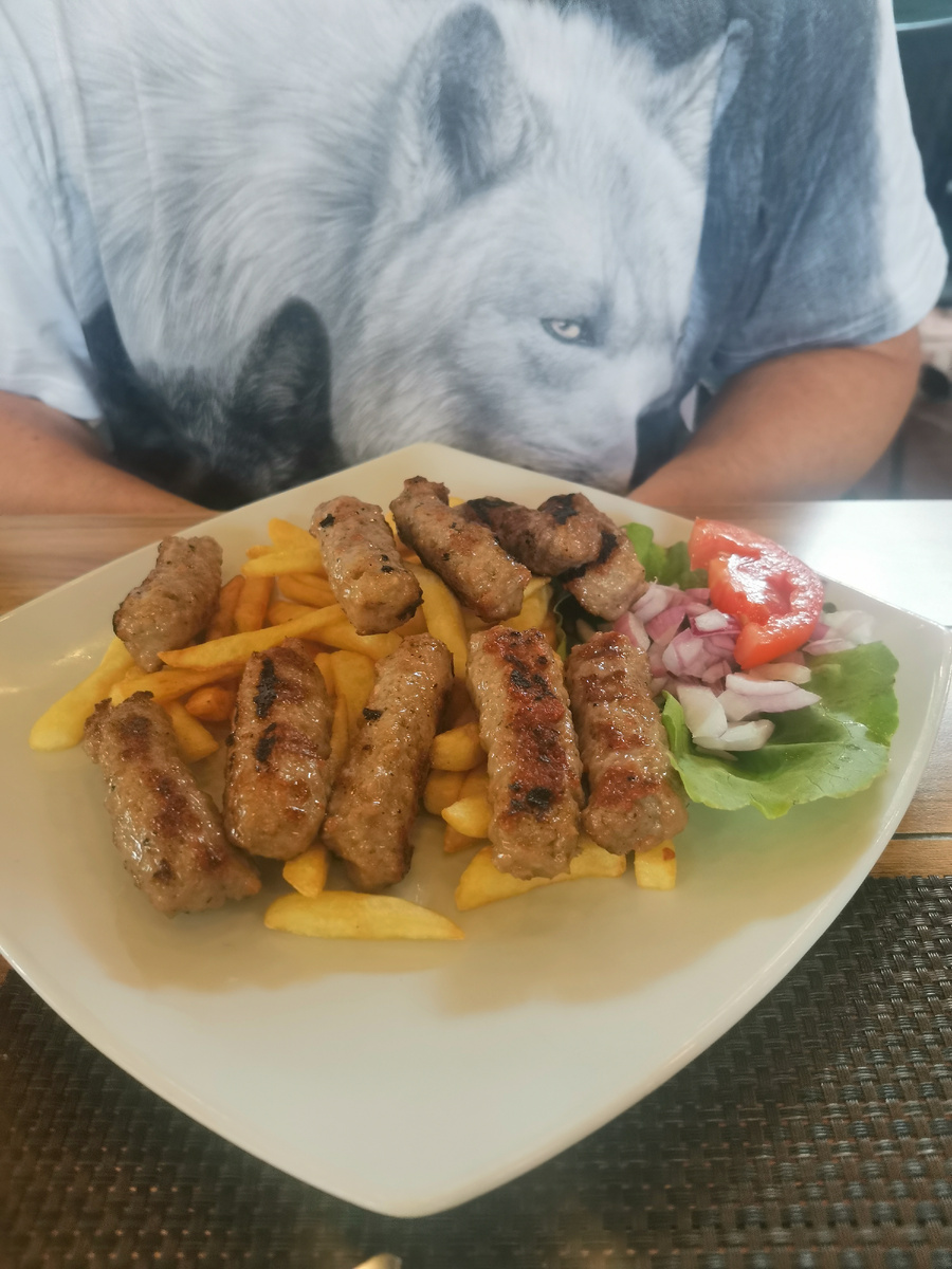 Чивпачичи. Ресторан "Три липы" на выходе из города на набережную 