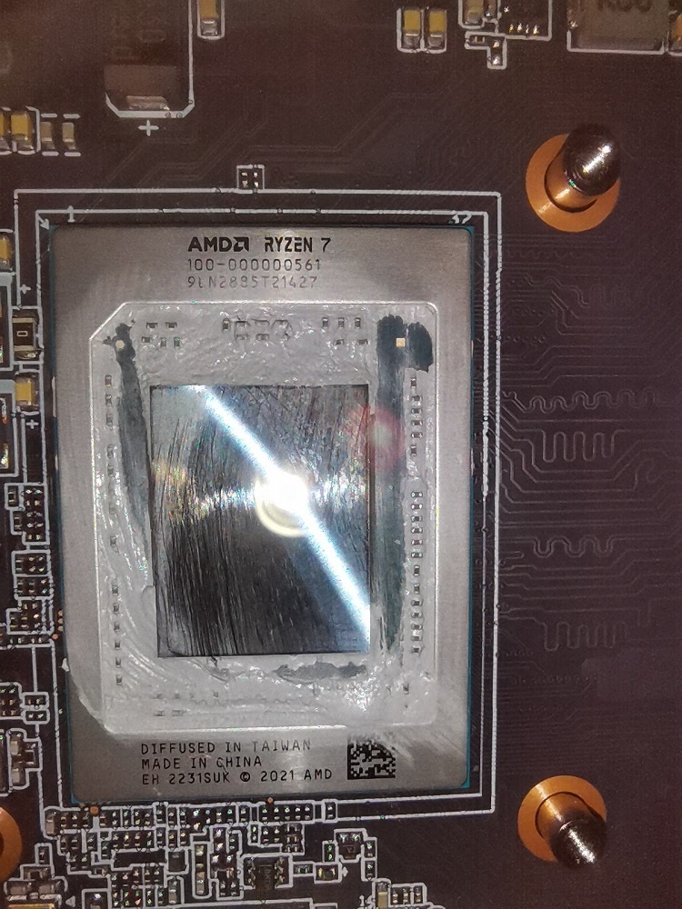 Процессор не 7735HS, а 6800H и увидеть можно только разобрав, термопаста на замену