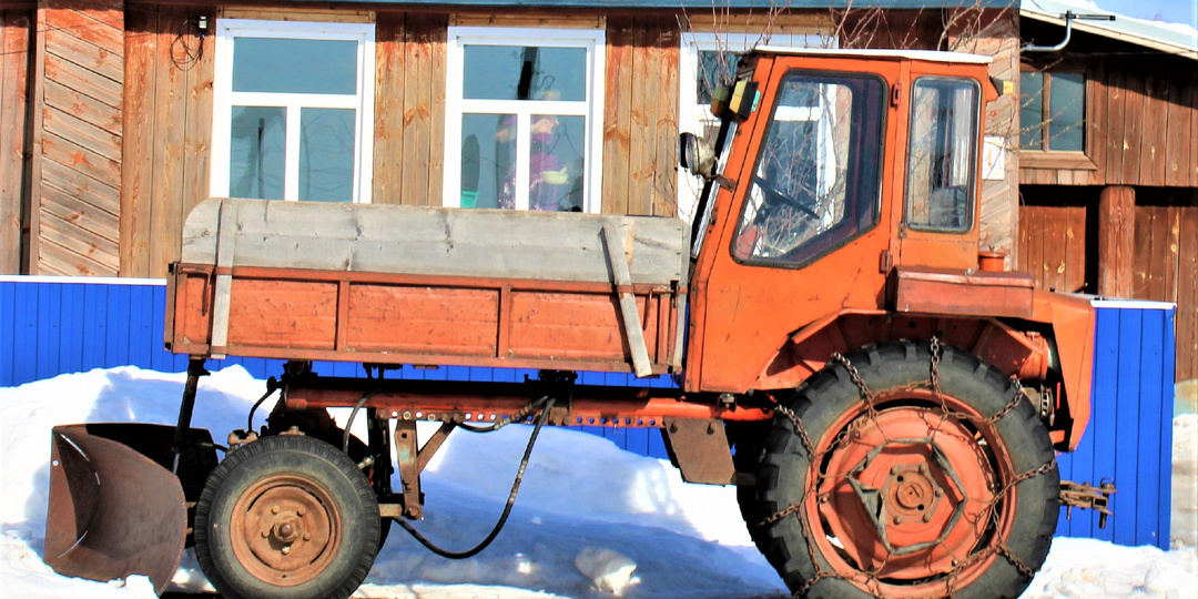 Т-16 самоходное шасси, их осталось мало. Кто впервые создал уникальную технику, какими устройствами можно агрегатироваться и где современные