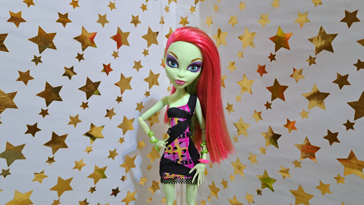 Венера МакФлайтрап. Одна из самых ярких учениц Академии магии.