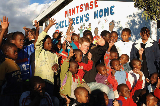 Гарри на открытии Sentebale в 2006 году в детском доме Mants'ase в Лесото, Южная Африка