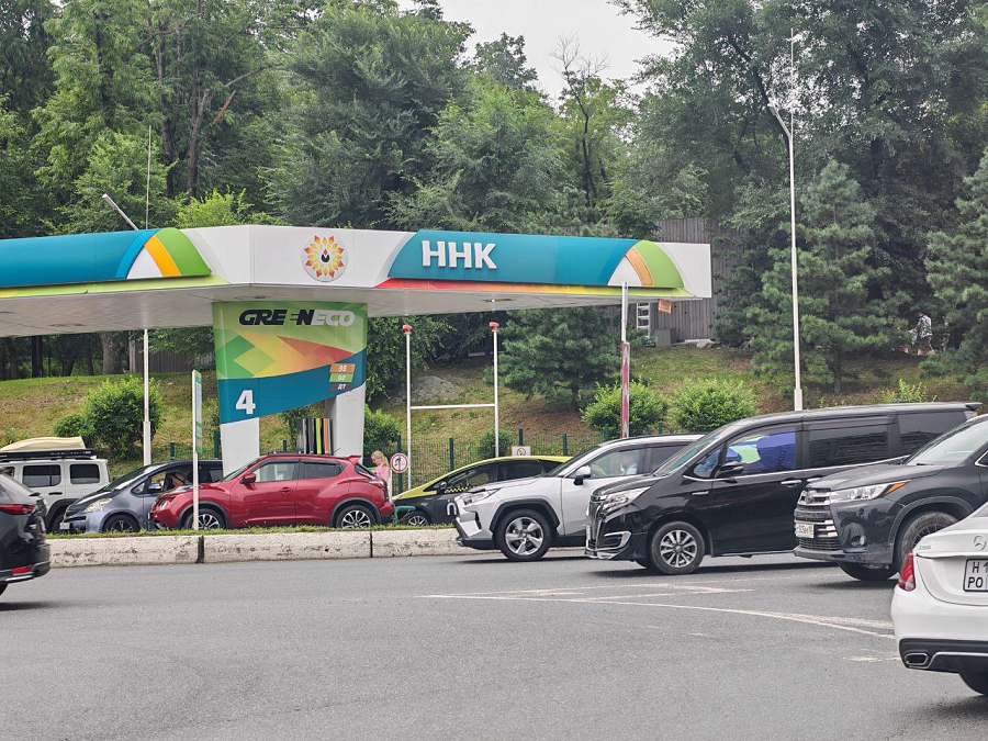 очередь за бензином