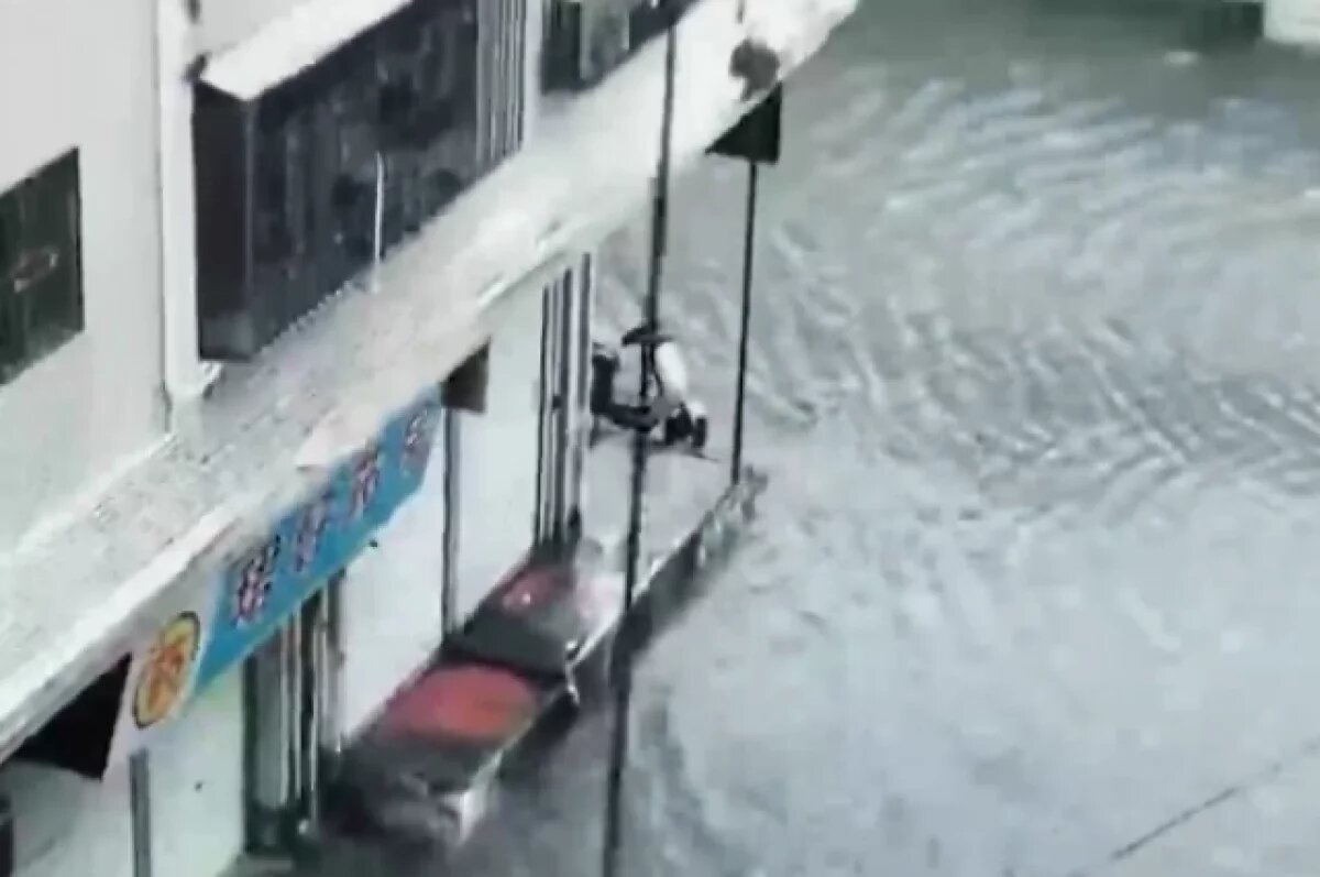    В Сети появились кадры обрушившегося на Китай тайфуна «Матмо»