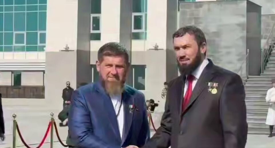    Председатель правительства ЧР Герой России Магомед Даудов