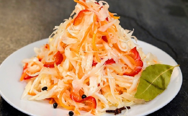 Деревенская квашеная капуста по особому рецепту: секрет хруста и аромата