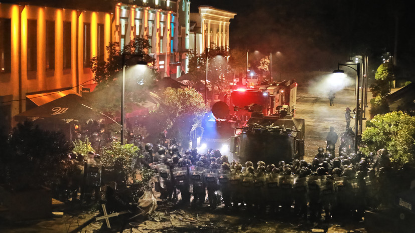     Протесты в Грузии AP Zurab Tsertsvadze