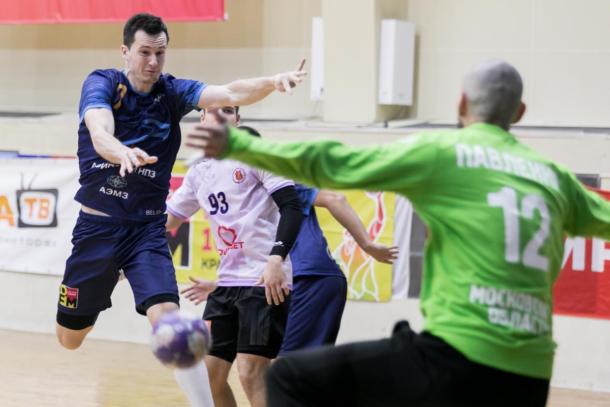 Один из семи мчячей Савелия Шалабанова в ворота «Чеховских медведей». Фото: ГК СКИФ