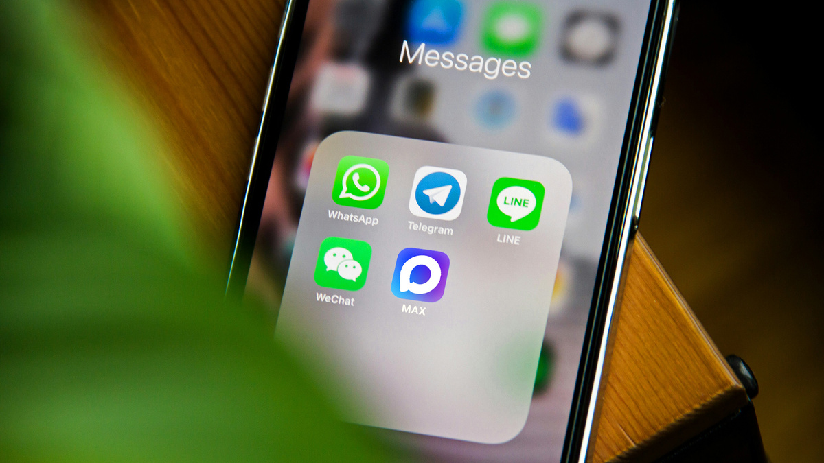 Чем отличается мессенджер MAX от WhatsApp и прочих?