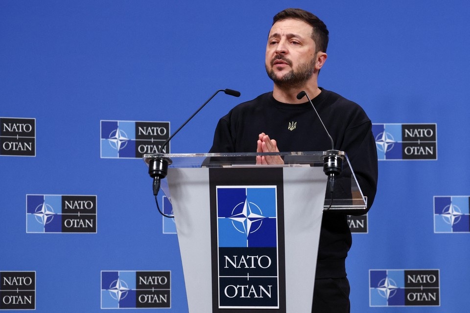    Карасин назвал болтовней призыв Зеленского к одностороннему прекращению огня REUTERS