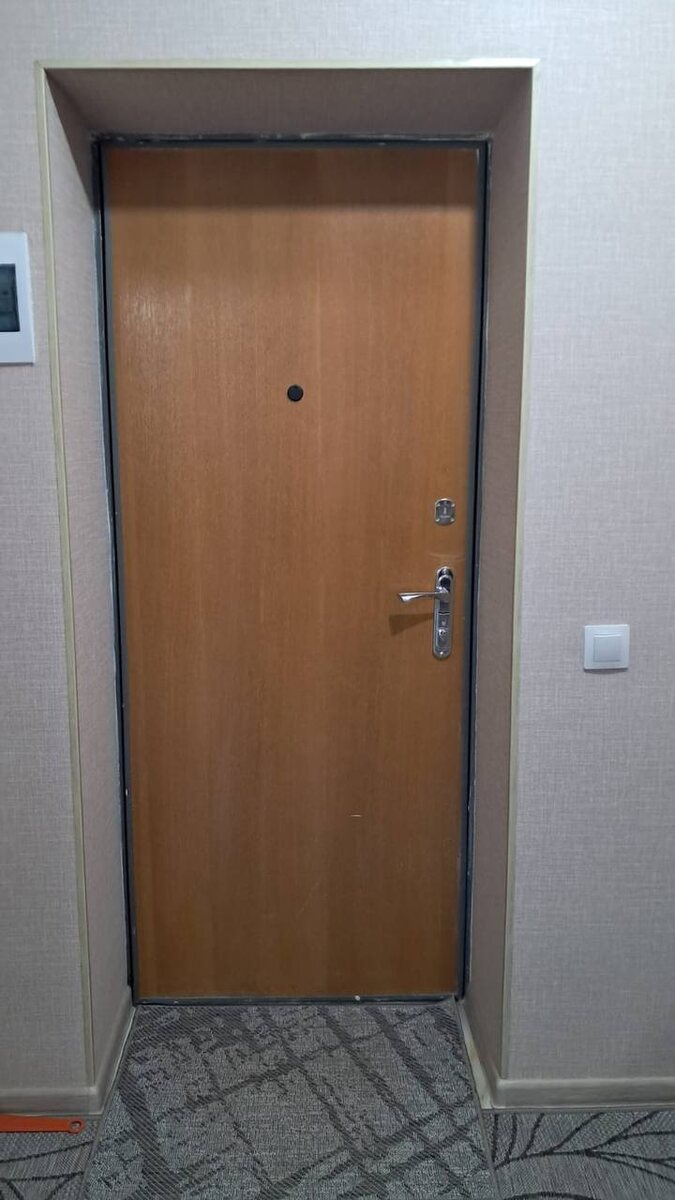 вот так дверь выглядела до