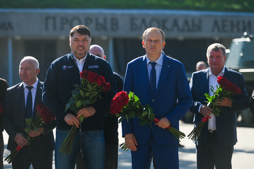 Губернатор в Кировском районе. фото https://lenobl.ru/ru/dlya-smi/photo/7576/