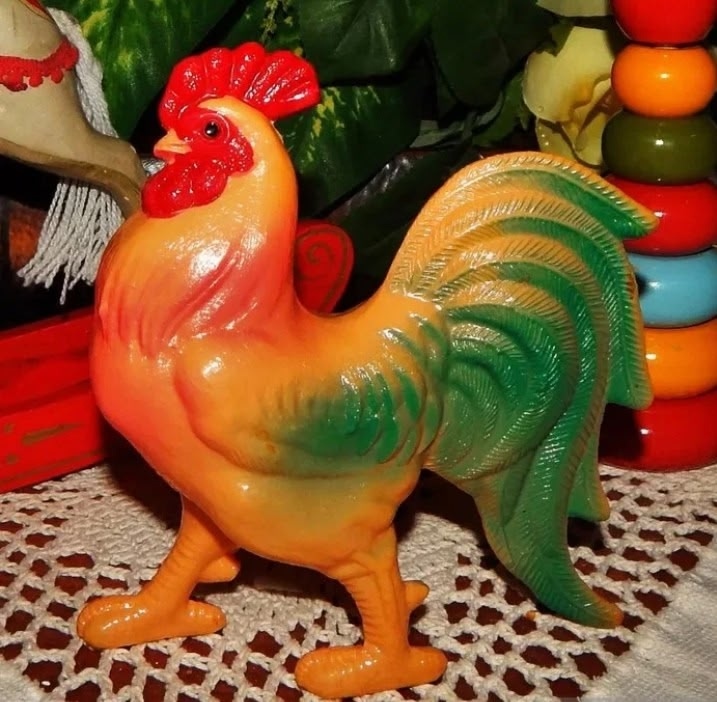 Фото из открытых источников. Этот петушок, игрушка из СССР, очень похож на того петушка