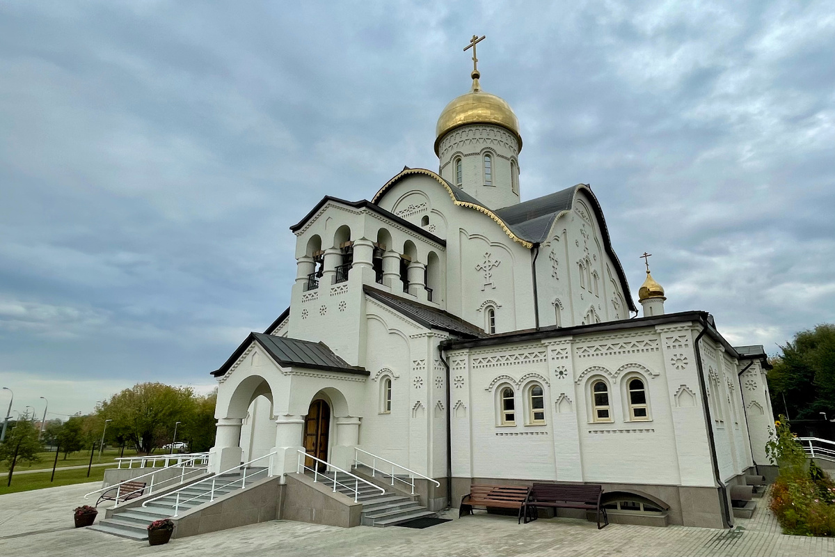 Храм святых благоверных князей Петра и Февронии