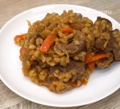 Секрет рассыпчатой перловки с мясом и капустой