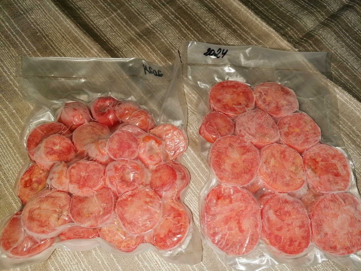 Фото автора. Мы всё ещё используем прошлогодние заморозки, ничего нового не замораживаем, т.к. собираемся переезжать