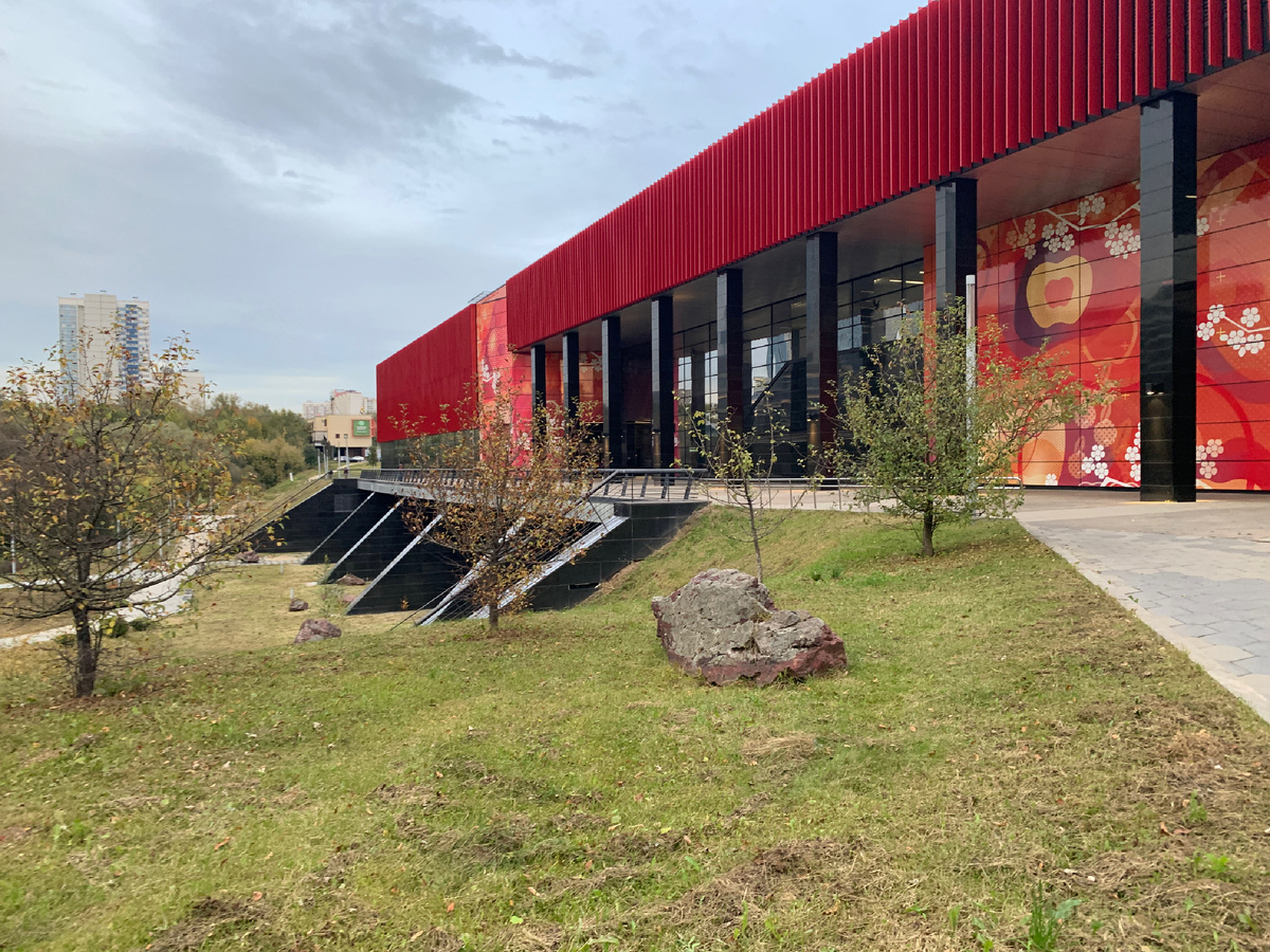 Метро     Мичуринский  проспект. 