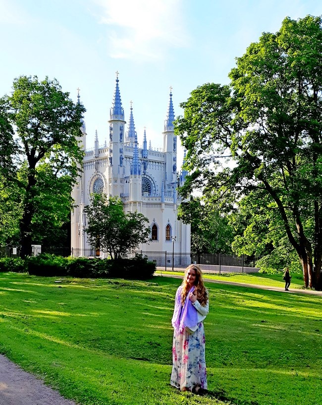 У Готической капеллы в Александрии /фото из личного архива, 2019/
