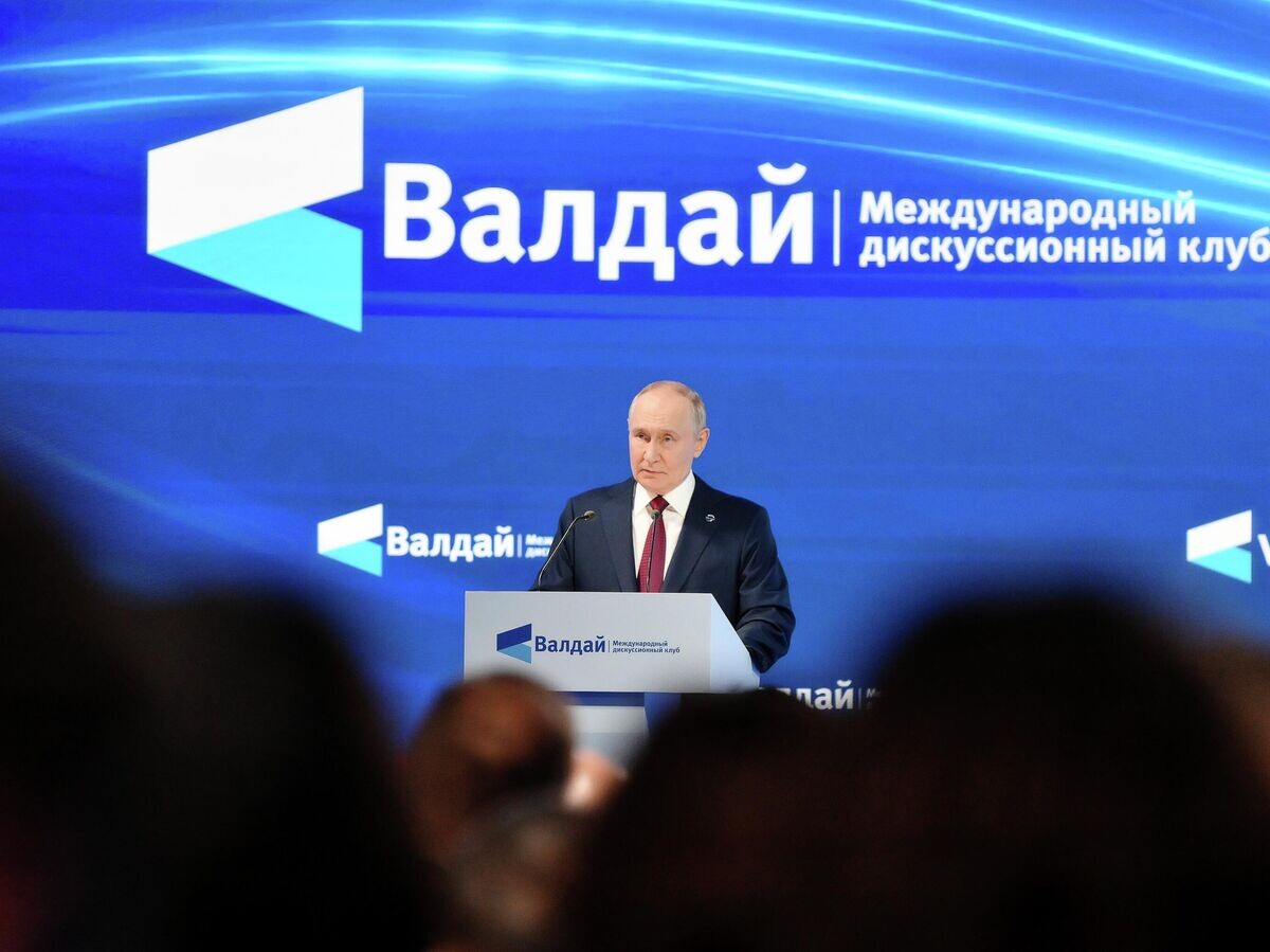    Президент РФ Владимир Путин выступает на пленарной сессии XXII Ежегодного заседания Международного дискуссионного клуба "Валдай"© РИА Новости / Григорий Сысоев
