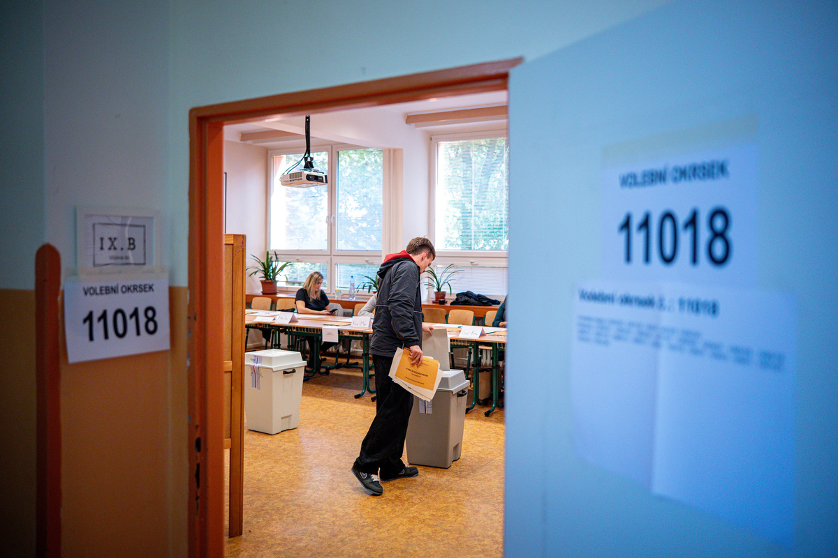     Голосование в Чехии / Gettyimages.ru / Lukas Kabon / Anadolu
