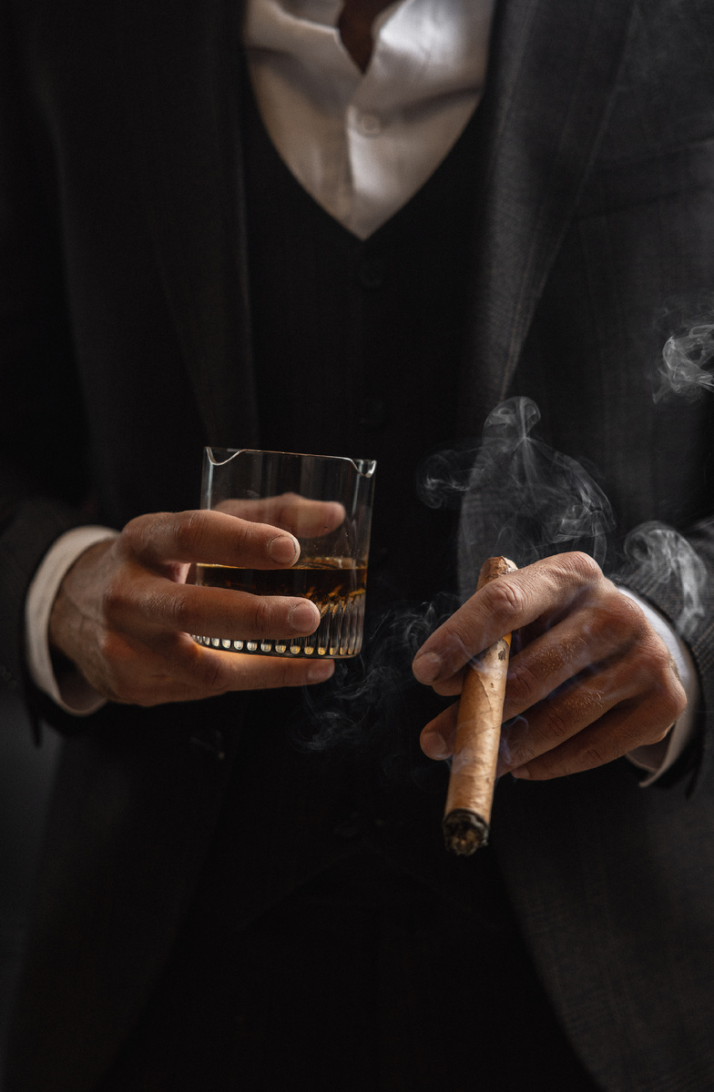 Сигары и виски