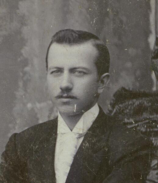    Алексей Замков в молодости Фото: OlegVladFilat, по лицензии CC BY-SA 4.0