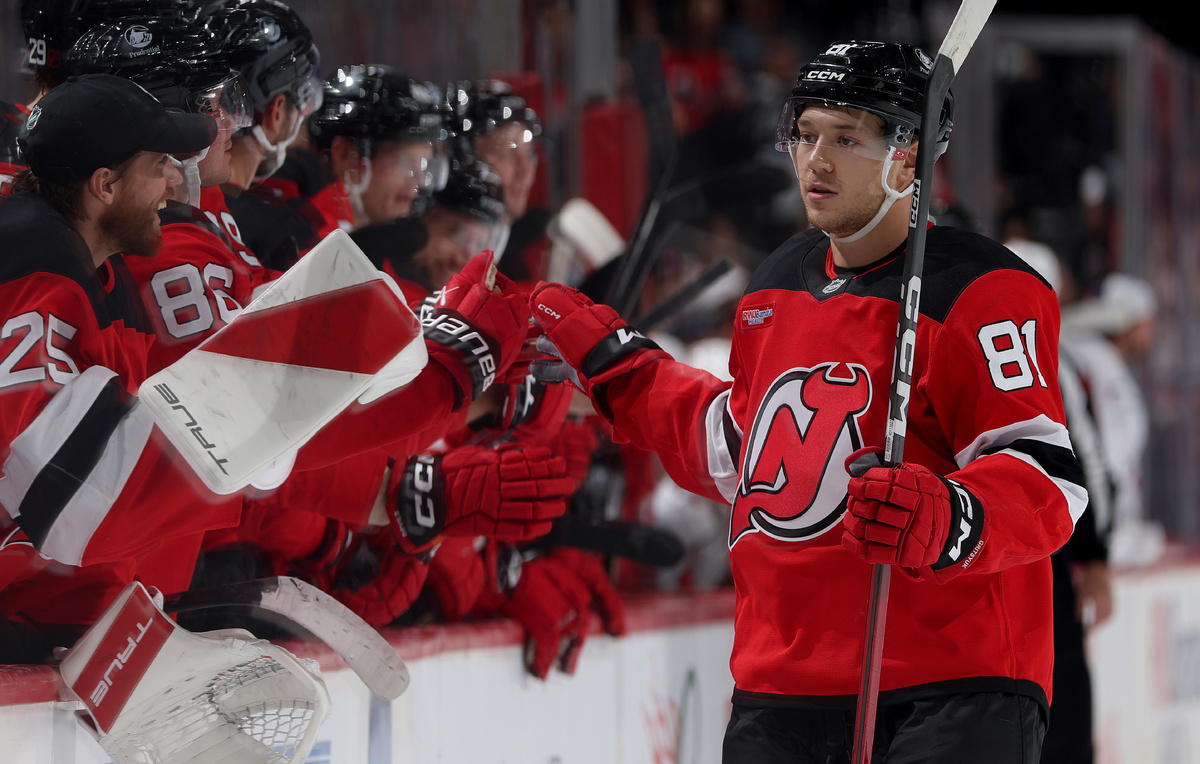    Нападающий "Нью-Джерси" Арсений Грицюк  Elsa/Getty Images