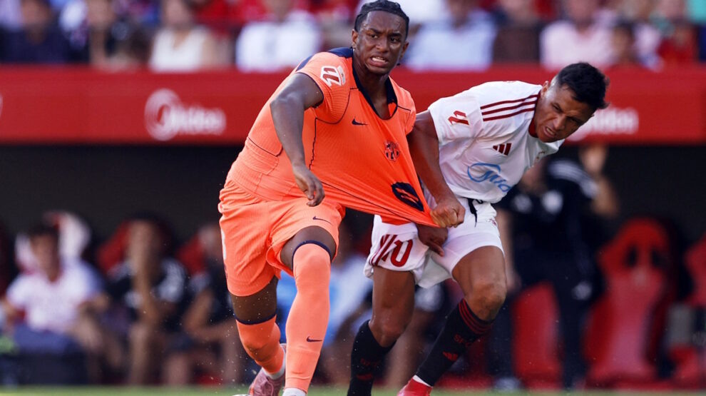    «Севилья» разгромила со счетом 4:1 «Барселону» в Ла Лиге. Фото: REUTERS