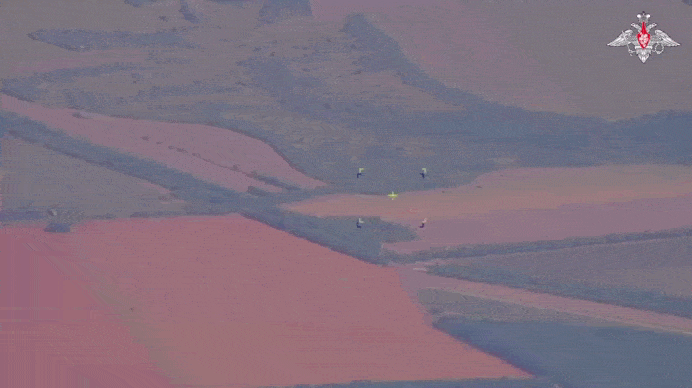    Удар ракетами ОТРК "Искандер-М"/"Искандер-К" по батарее Patriot: американский комплекс даже не успел среагировать на приход русских ракет. Видео: Минобороны России