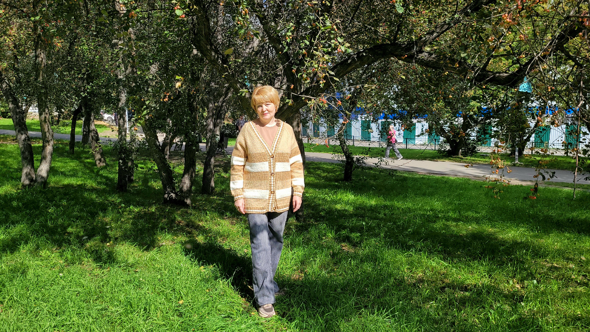 Вес кардигана 590г. Спицы 3,25