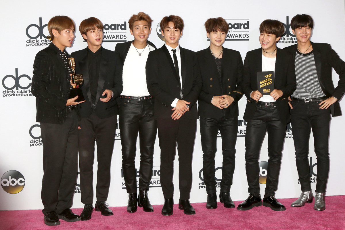 BTS в пресс-центре Billboard Awards 2017